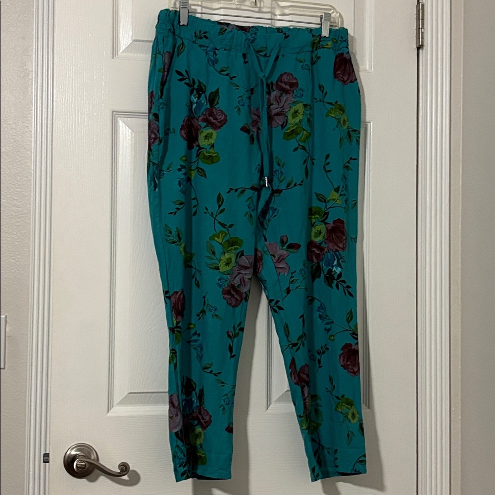 Linen Floral stretch floral Bottoms